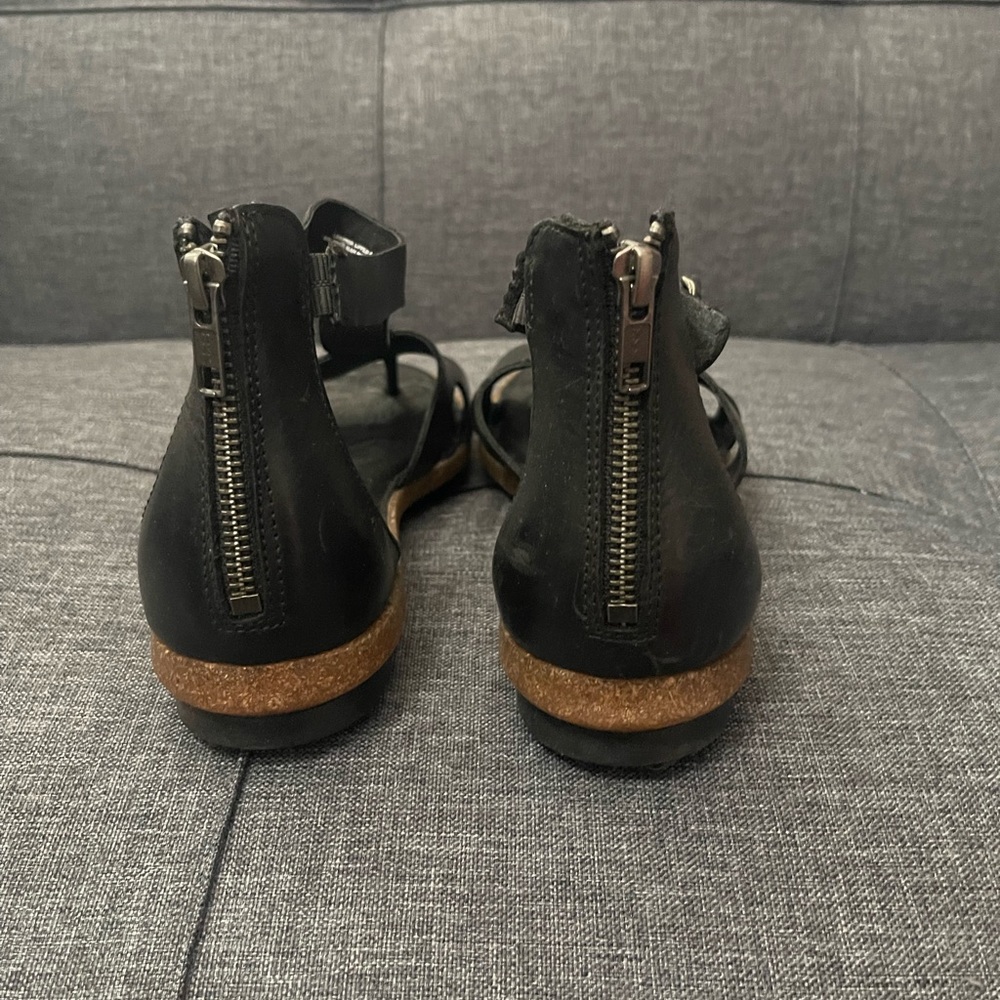Born Gladiator black sandals - Picture 2 of 5